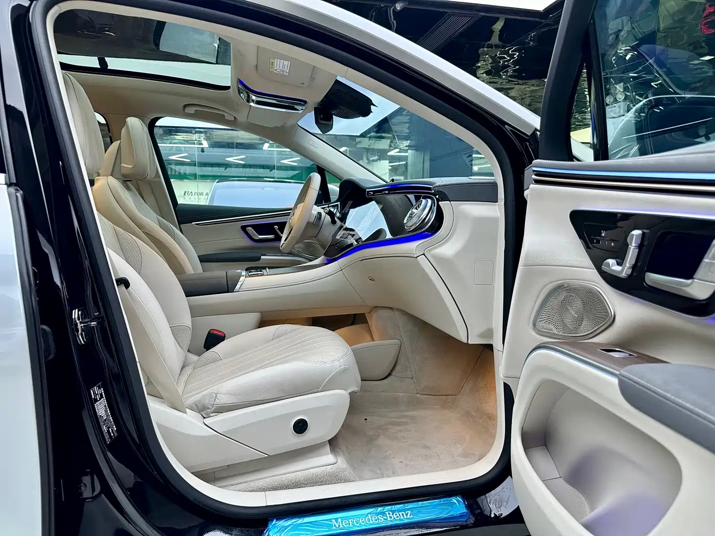 MERCEDES-BENZ EQS SUV