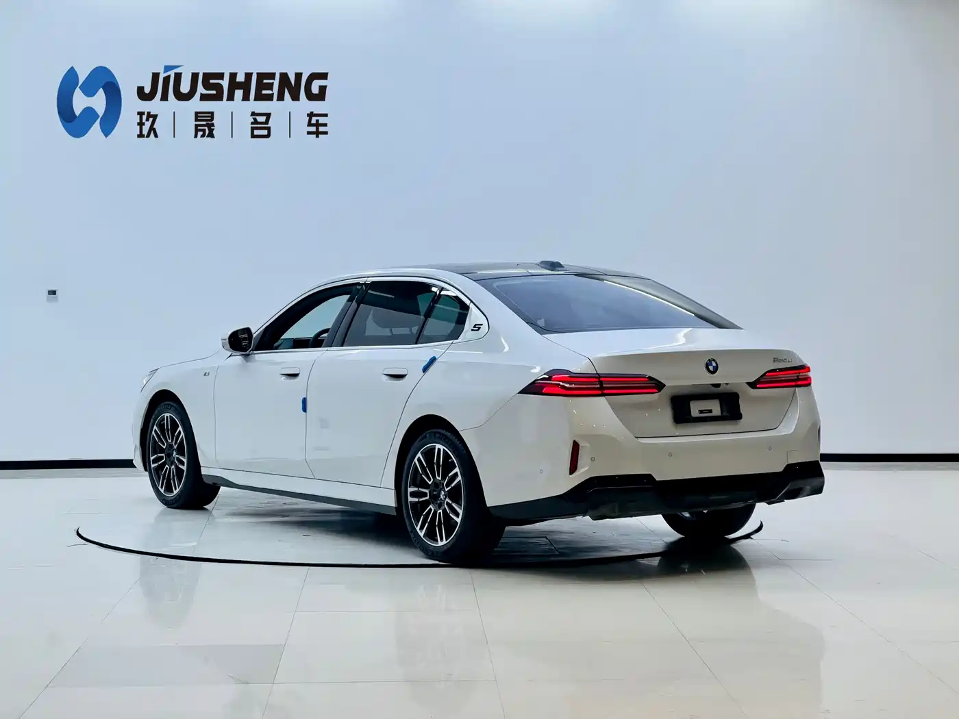 BMW 5 Series 2024 530Li Leading M Sport Package фото 21