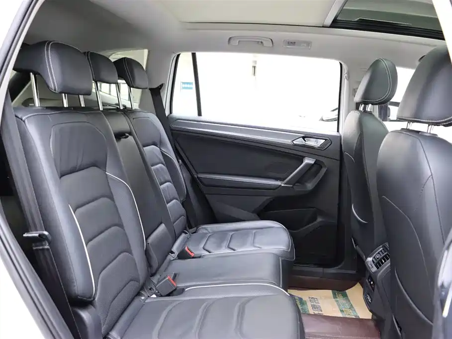 Volkswagen Tiguan L 2019 330TSI Automatic 2WD R-Line Flagship Edition China VI фото 17