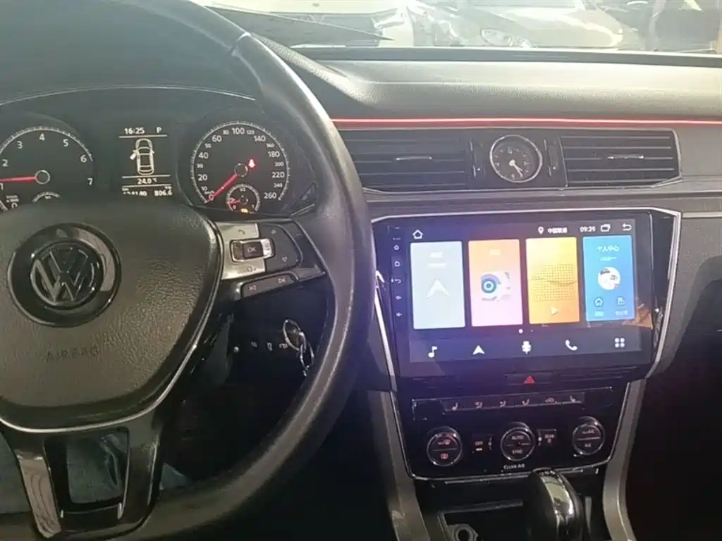 Volkswagen Passat 2016 330TSI DSG Honor Edition фото 10