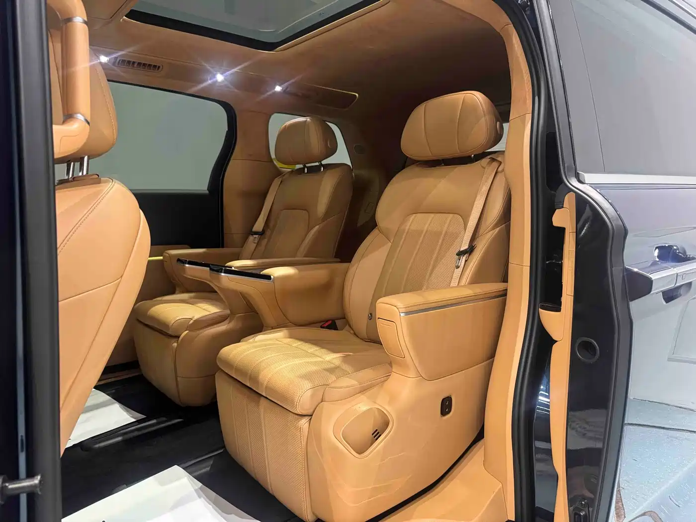 Voyah Auto Voyah Dreamer 2025 2025 Model PHEV 4WD Premium QianKun Edition