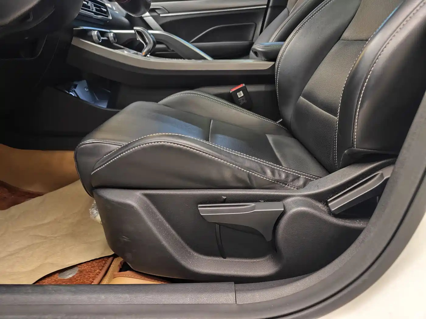 GEELY AUTOMOBILE BINYUE