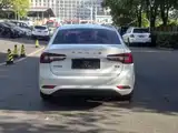 Фото 7 - Roewe i5