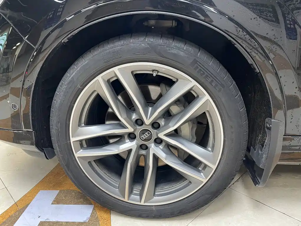 Audi Q7 2025 2024 45 TFSI quattro S line Sport