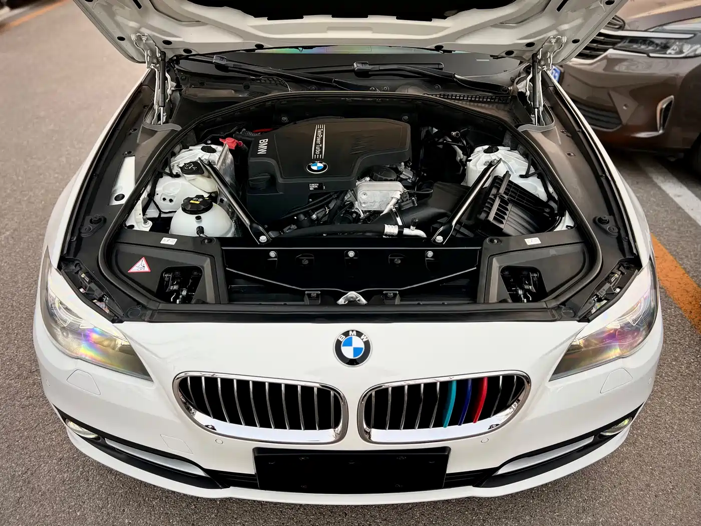 BMW 5 Series 2014 525Li Leading фото 36