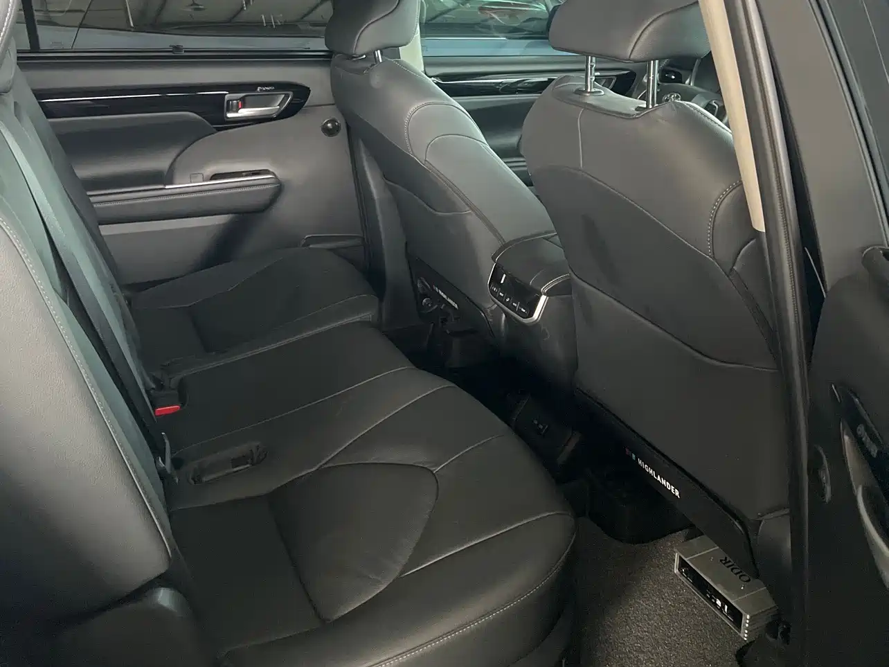 Toyota Highlander 2024 2.5L Smart Hybrid 2WD Premium 7-seater фото 11