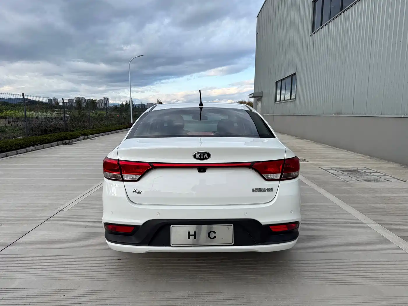 Kia K2 2017 Sedan 1.4L AT 15th Anniversary Special Edition GLS фото 4