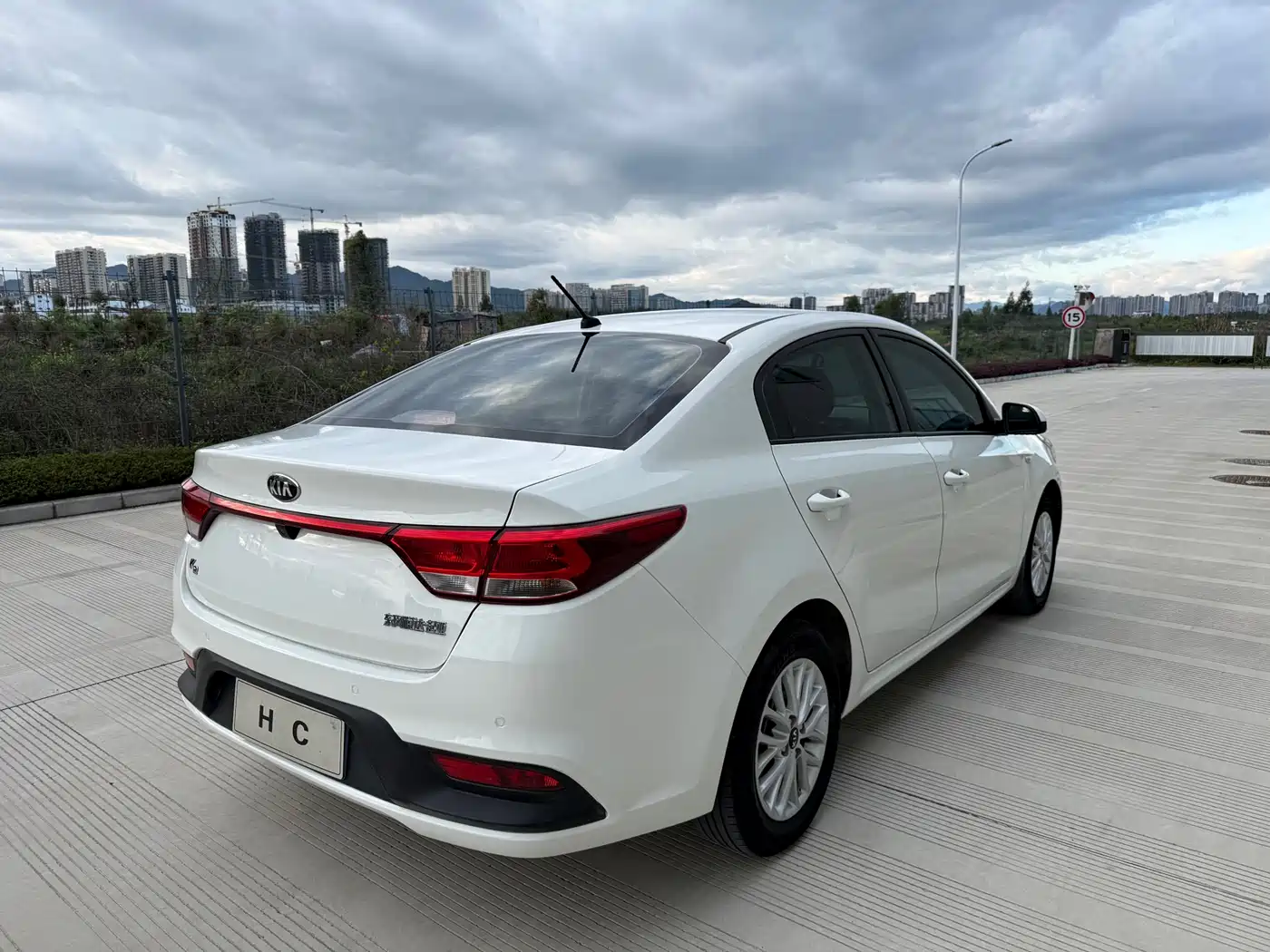 Kia K2 2017 Sedan 1.4L AT 15th Anniversary Special Edition GLS фото 5