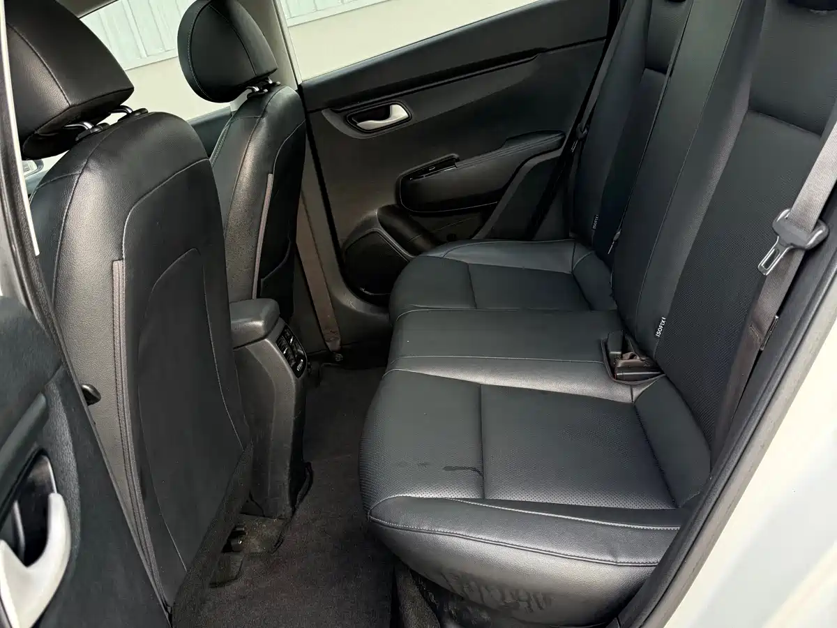 Kia K2 2017 Sedan 1.4L AT 15th Anniversary Special Edition GLS фото 8