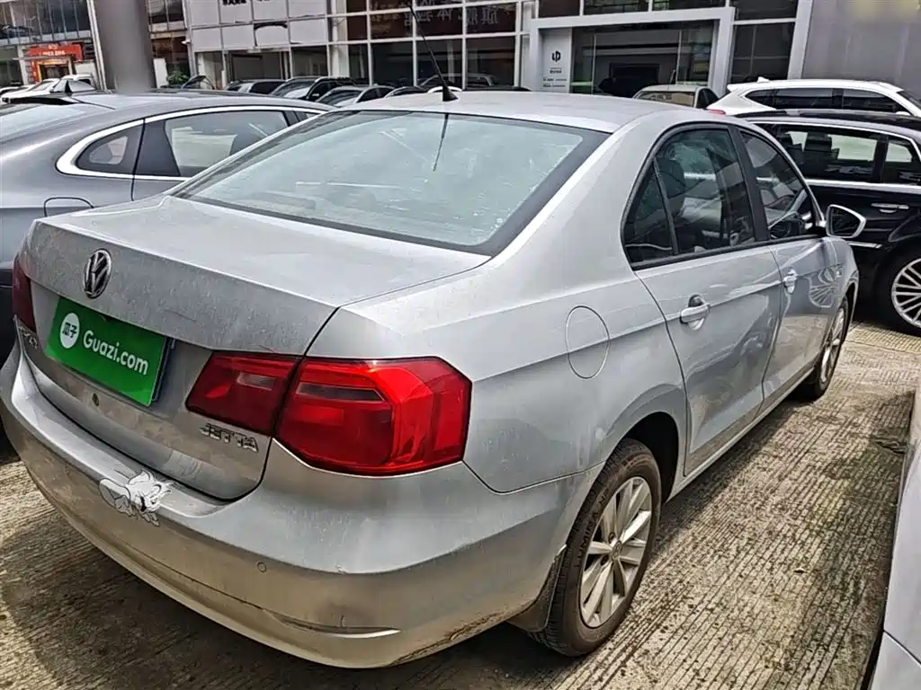 Volkswagen Jetta 2015 1.6L Manual Comfort фото 7
