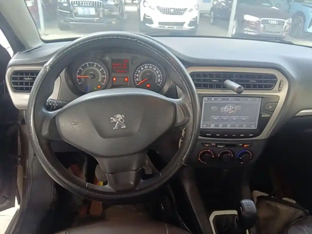 Photo 11 - Peugeot 301