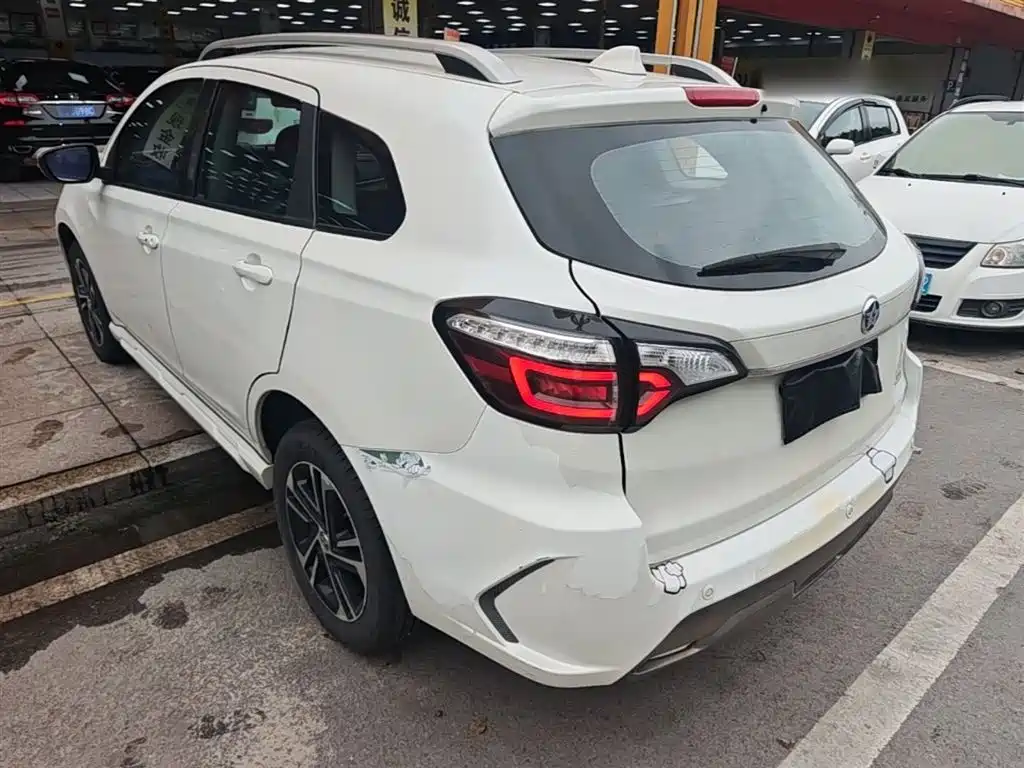 2018 Venucia T70