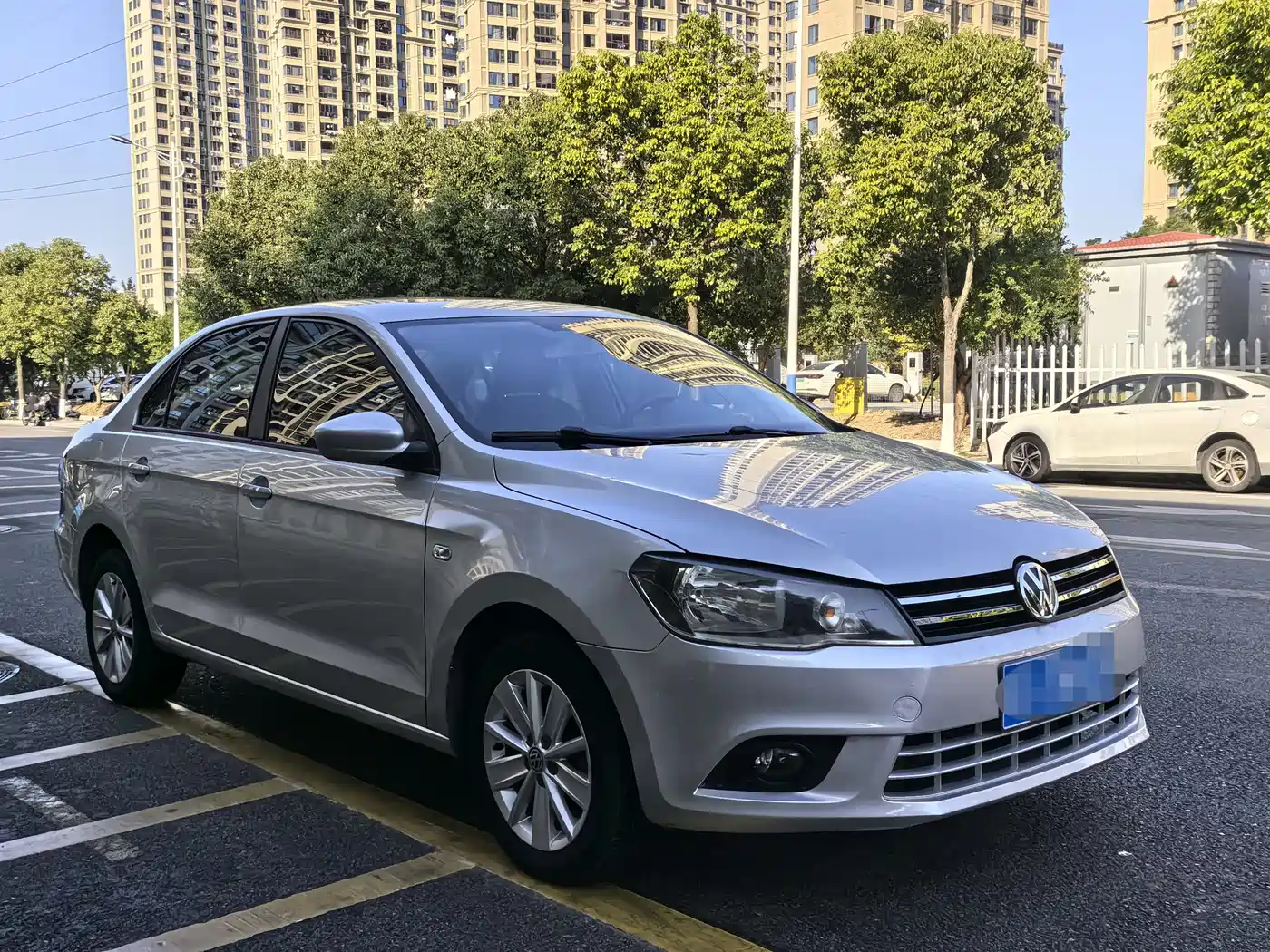 Volkswagen Jetta 2015 1.6L Automatic Luxury фото 3