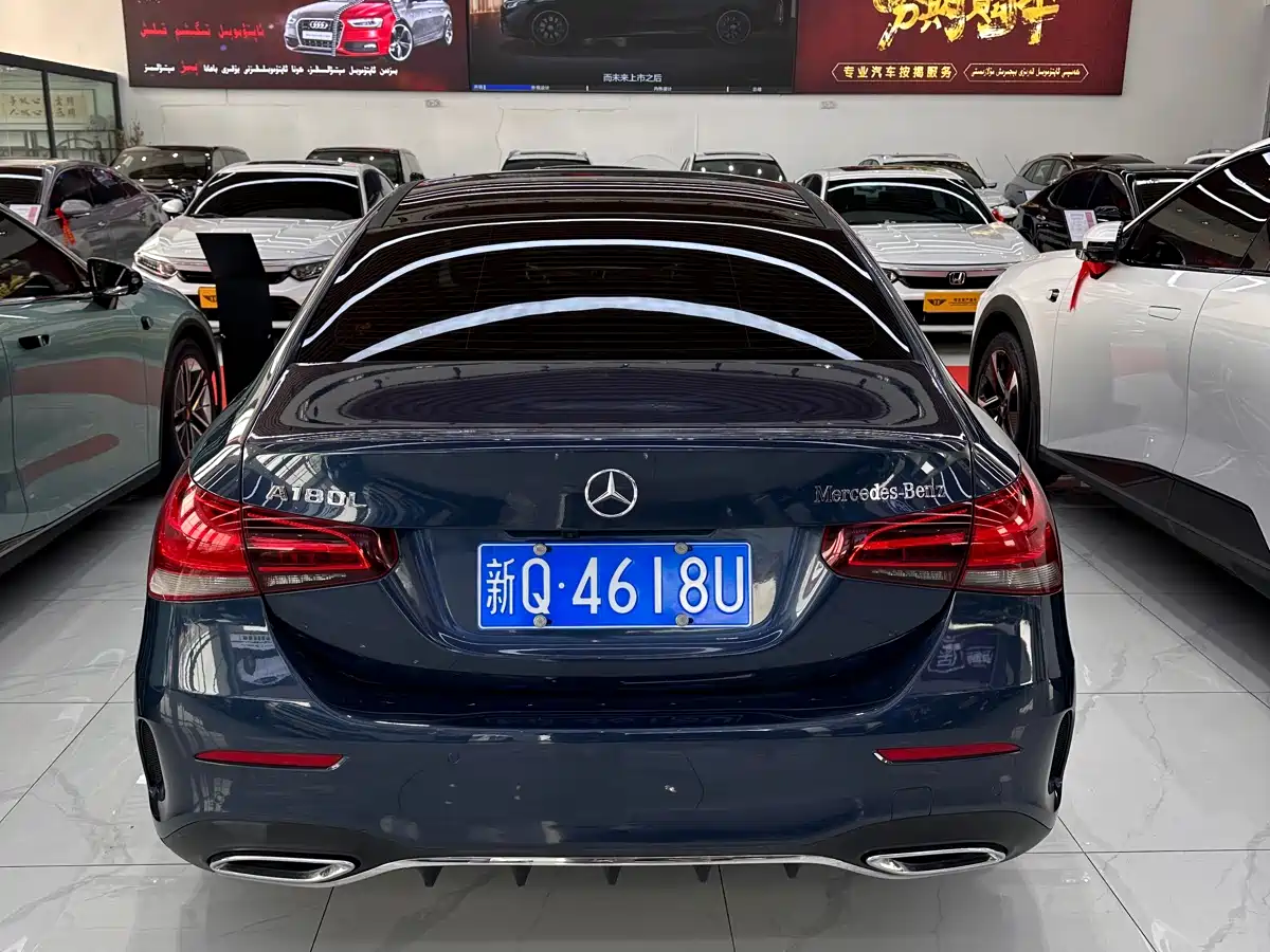 Mercedes-Benz A-Class 2019 A 180 L Sport Sedan фото 11