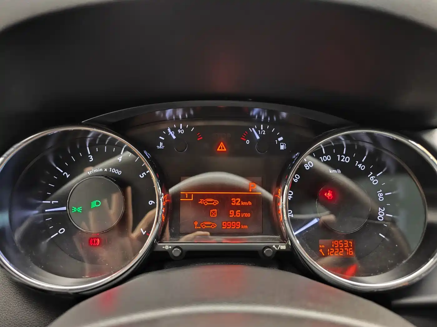 Peugeot 3008 2015 2.0L Automatic Trend Edition фото 35