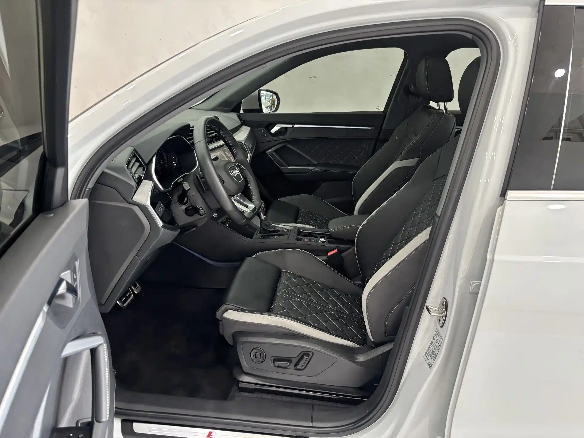 Фото 11 - Audi Q3
