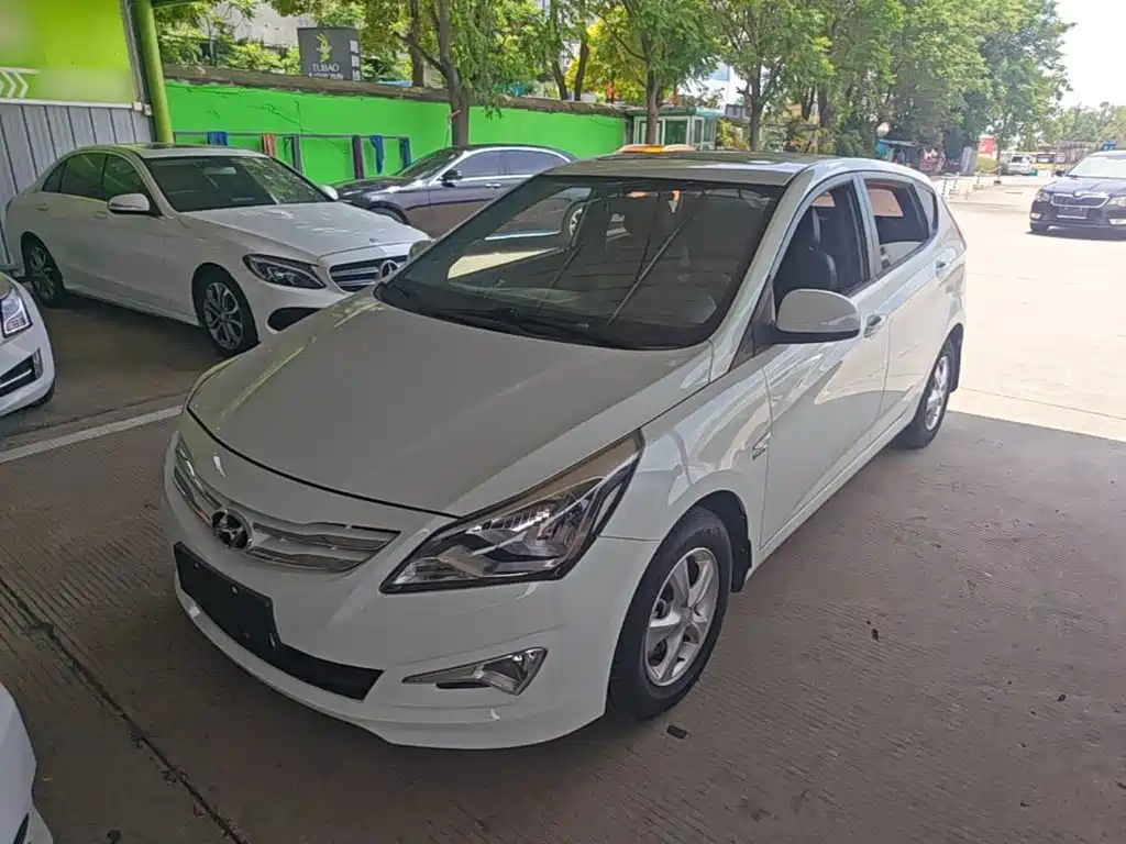 Hyundai Reina 2014 2014 Model 1.4L Automatic GLX