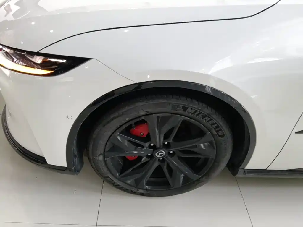 Фото 23 - Mazda EZ-6
