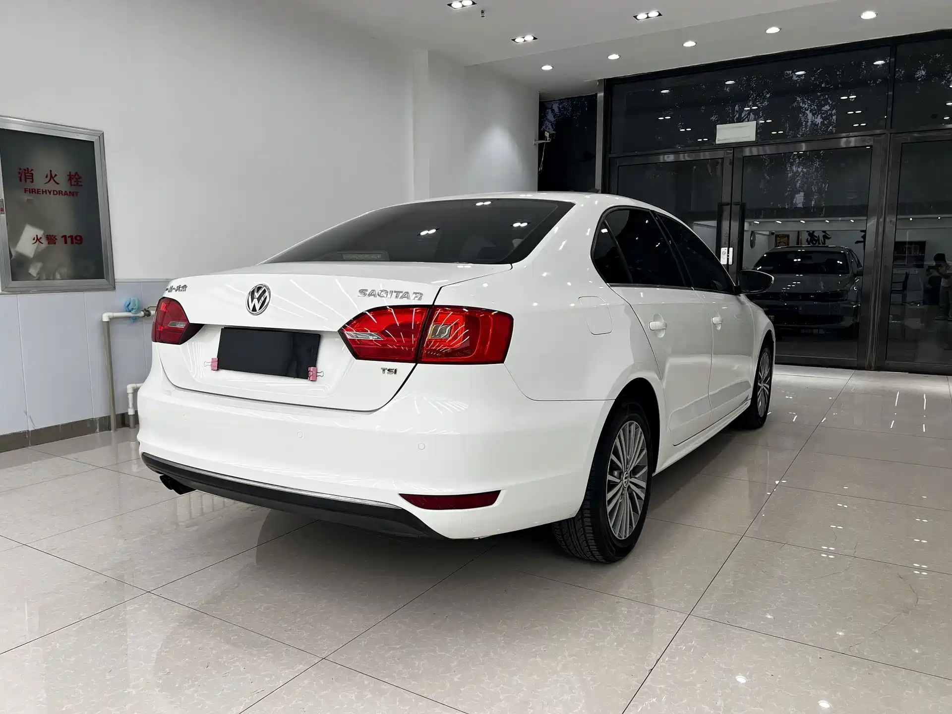 صورة 25 - Volkswagen Sagitar