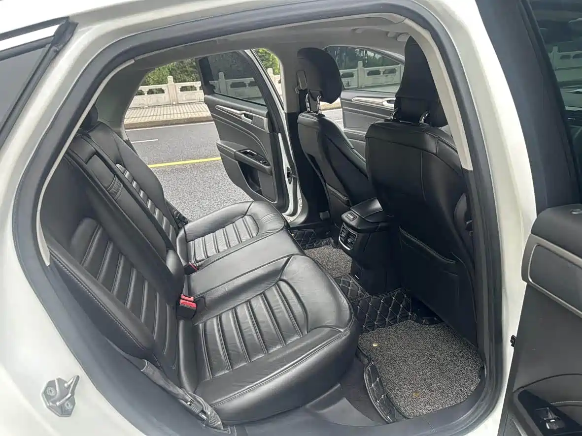 Photo 11 - Ford Mondeo