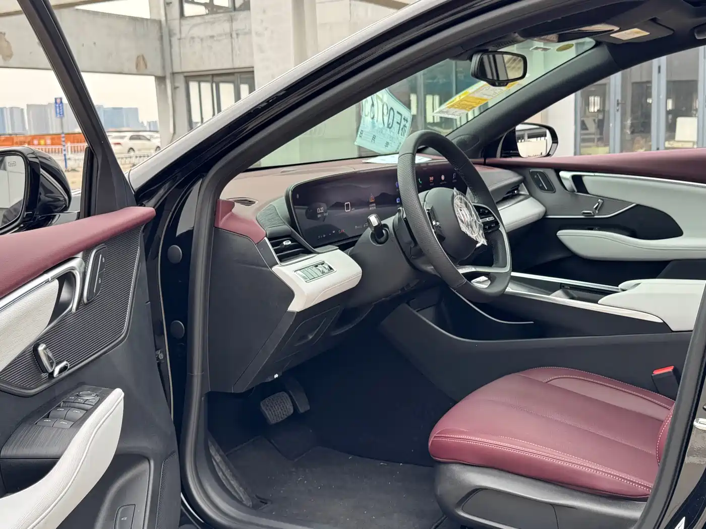 Buick LaCrosse 2025 Model 28T Platinum Edition фото 3