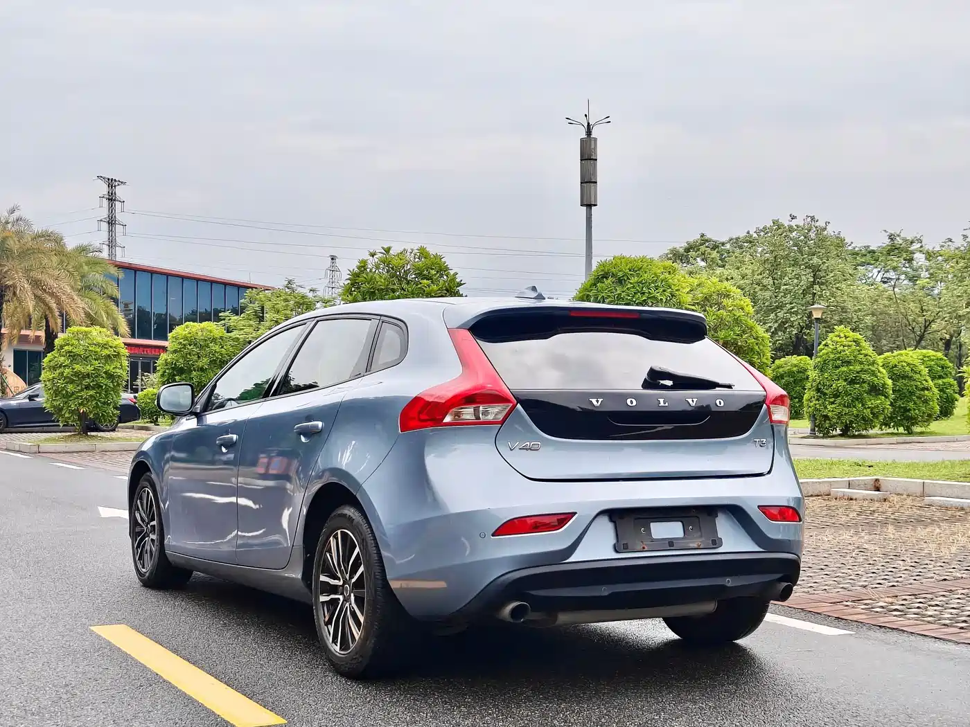 Фото 7 - Volvo V40
