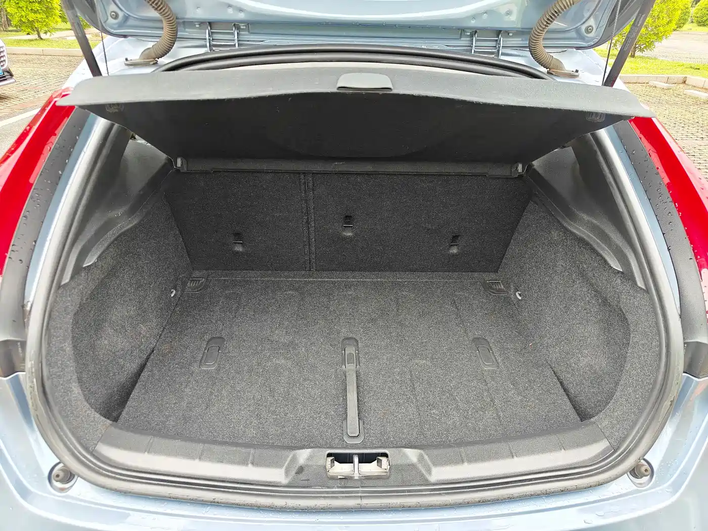 Фото 10 - Volvo V40