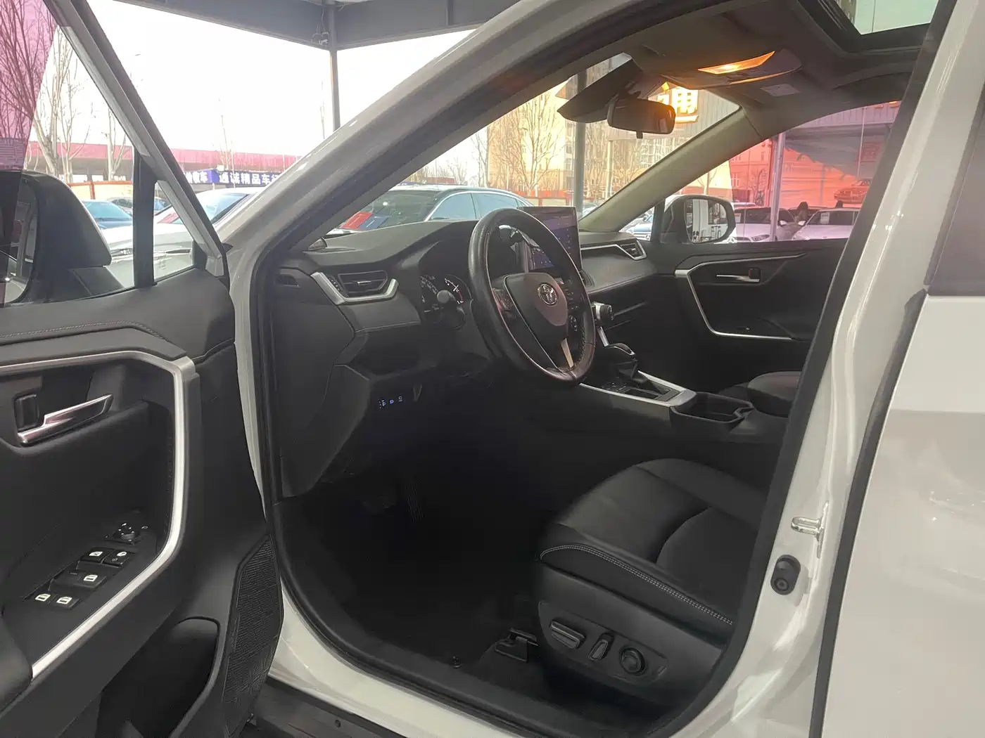 Toyota RAV4 Rongfang 2022 2.0L CVT 2WD Trend Plus Edition фото 4
