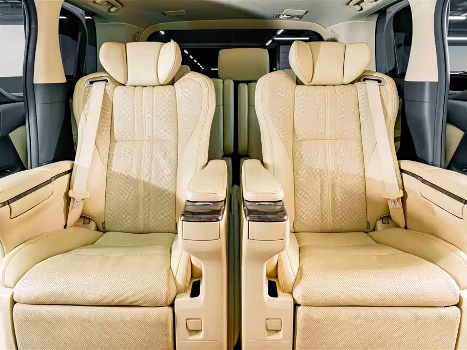 Toyota Alphard 2020 Hybrid 2.5L Premium Edition фото 26
