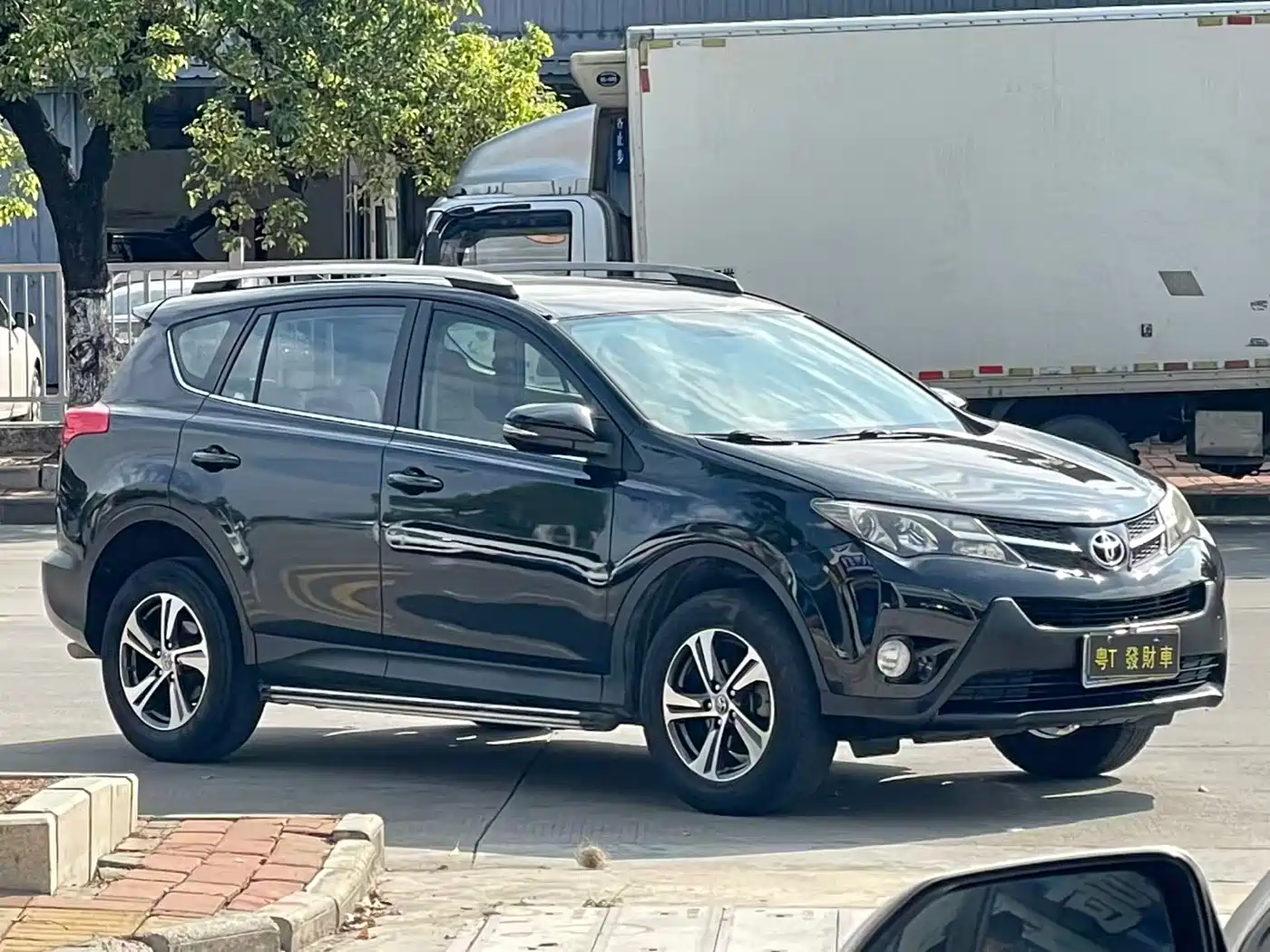 Toyota RAV4 Rongfang 2015 2.0L CVT 2WD Trend Edition фото 3