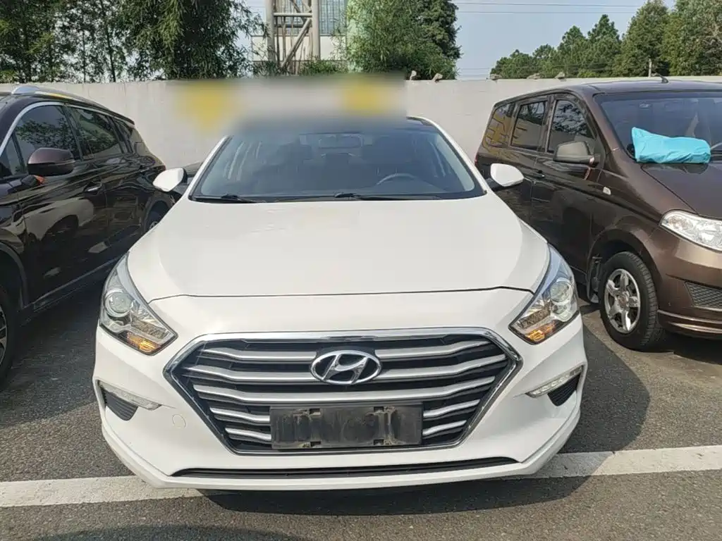 Photo 3 - Hyundai Mistra