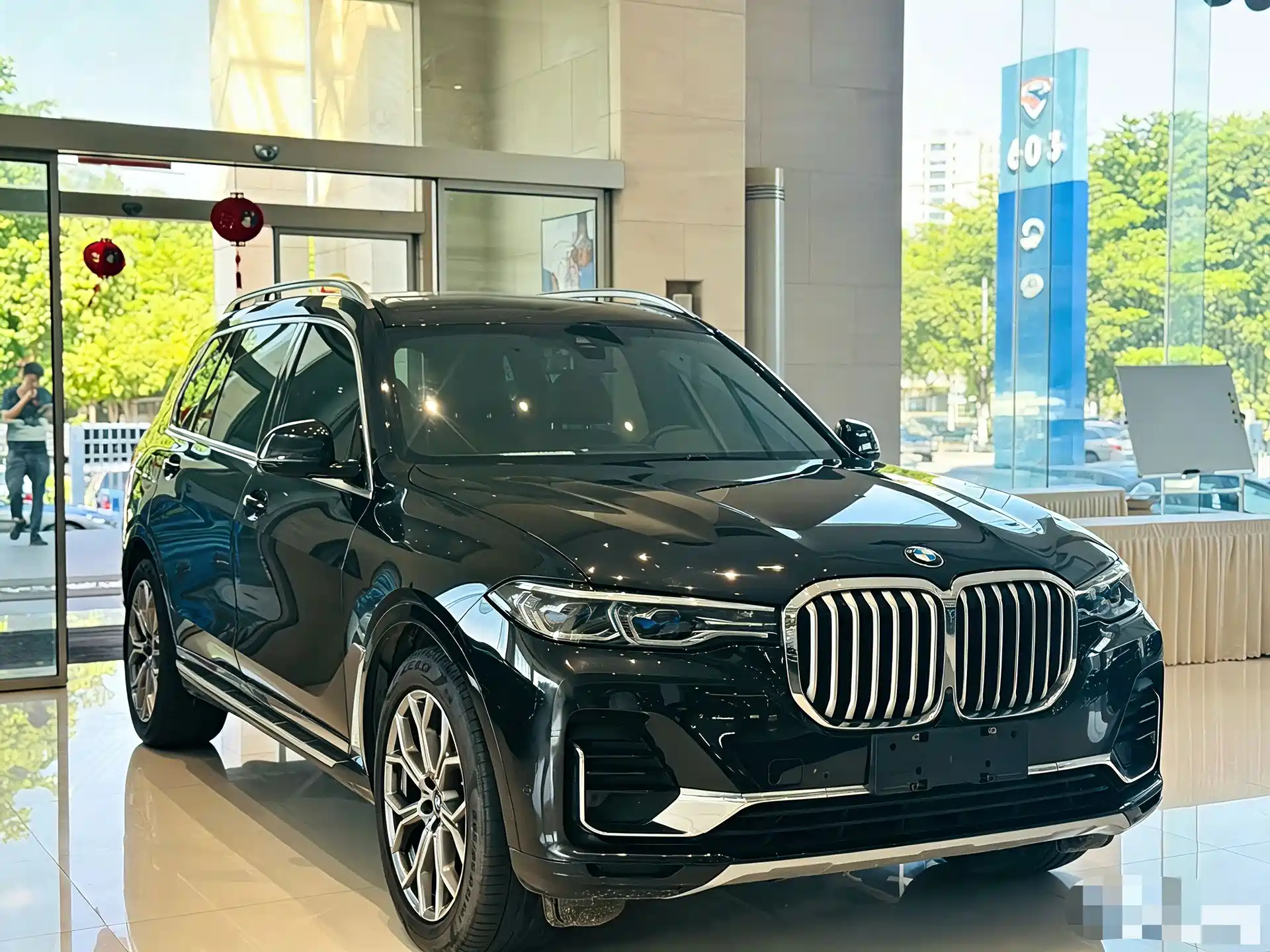 Photo 2 - BMW X7