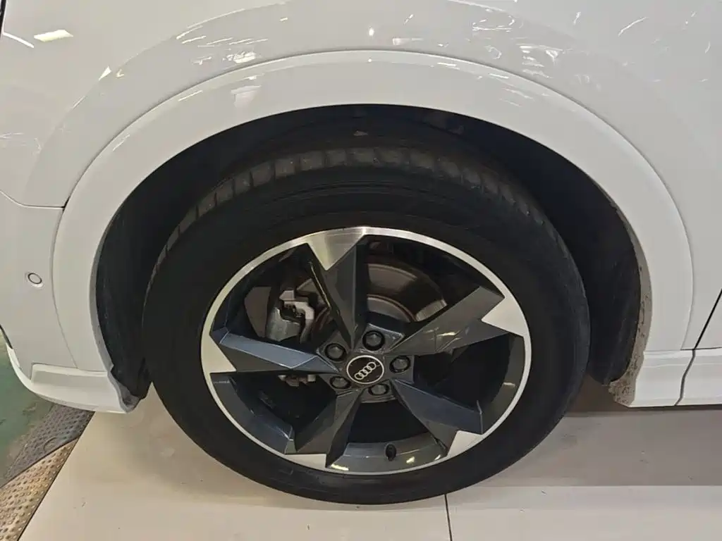 Фото 23 - Audi Q3