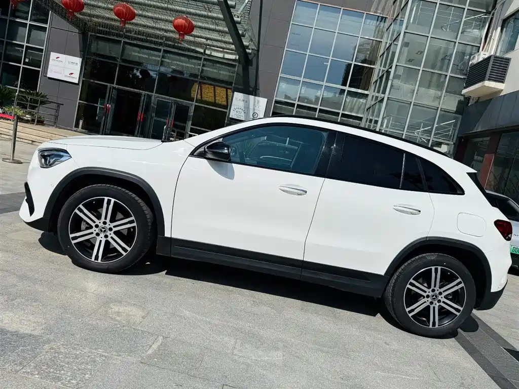 Mercedes-Benz GLA 2022 GLA 220 4MATIC фото 8