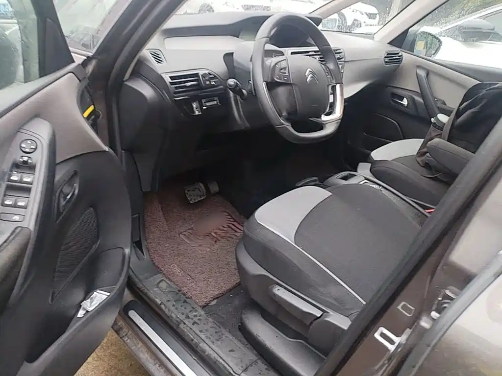 Фото 16 - Citroën C4 Picasso