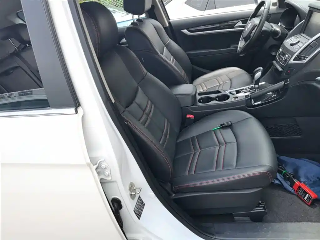 Dongfeng Aeolus Dongfeng Fengshen AX7 2016 2016 2.3L Automatic Smart Premium