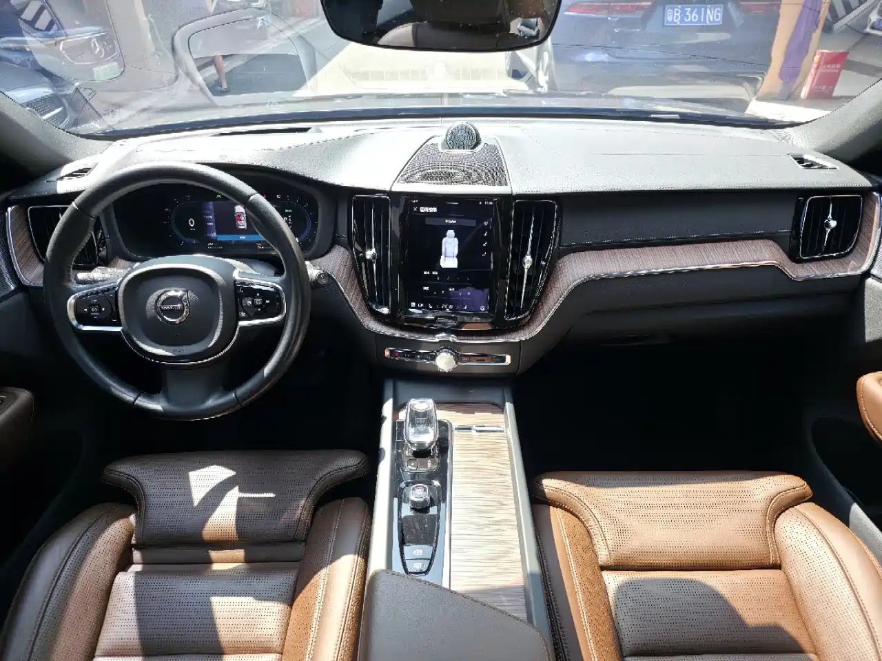 Фото 8 - Volvo XC60 Plug-in Hybrid