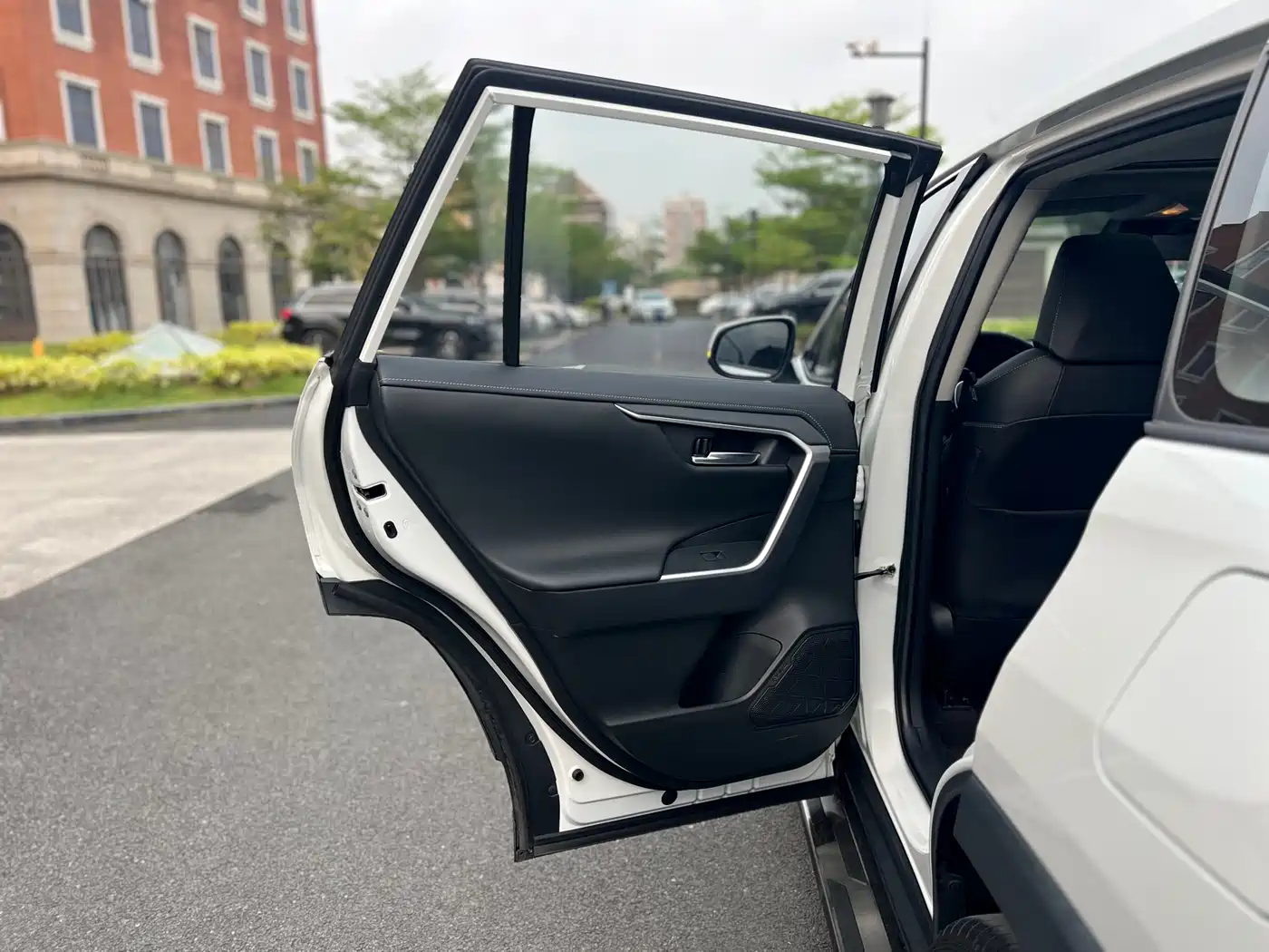 Toyota RAV4 Rongfang 2022 2.0L CVT 2WD Trend Plus Edition фото 14