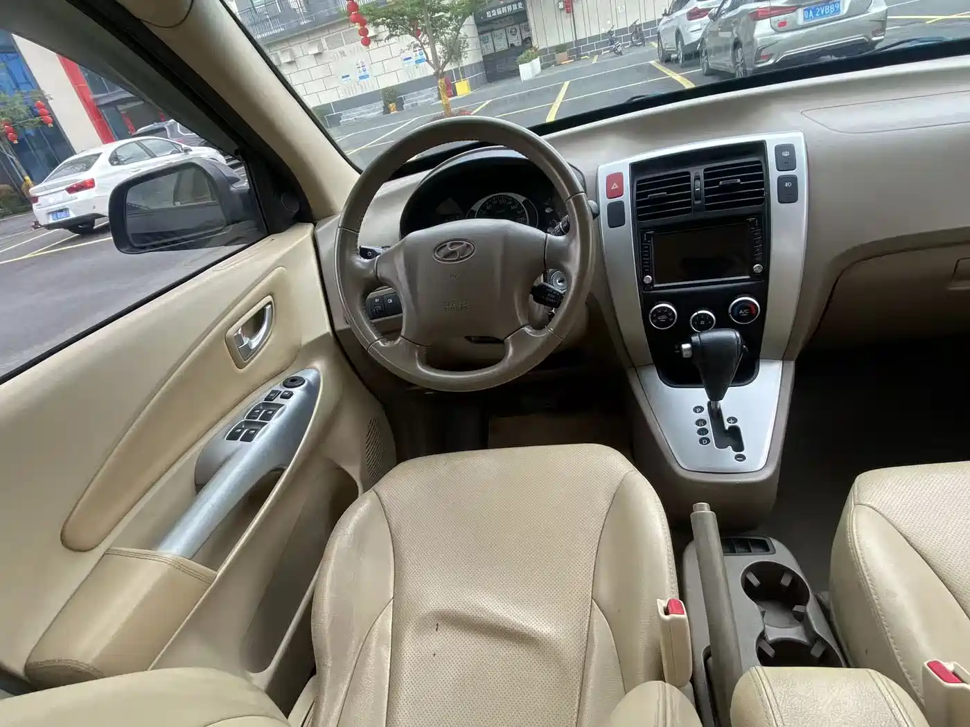 Hyundai Tucson 2013 2.0L Automatic 2WD Comfort фото 17
