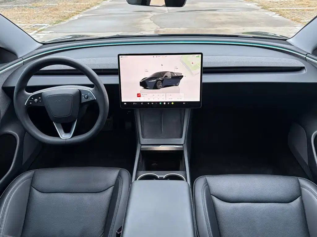 Photo 10 - Tesla Model 3