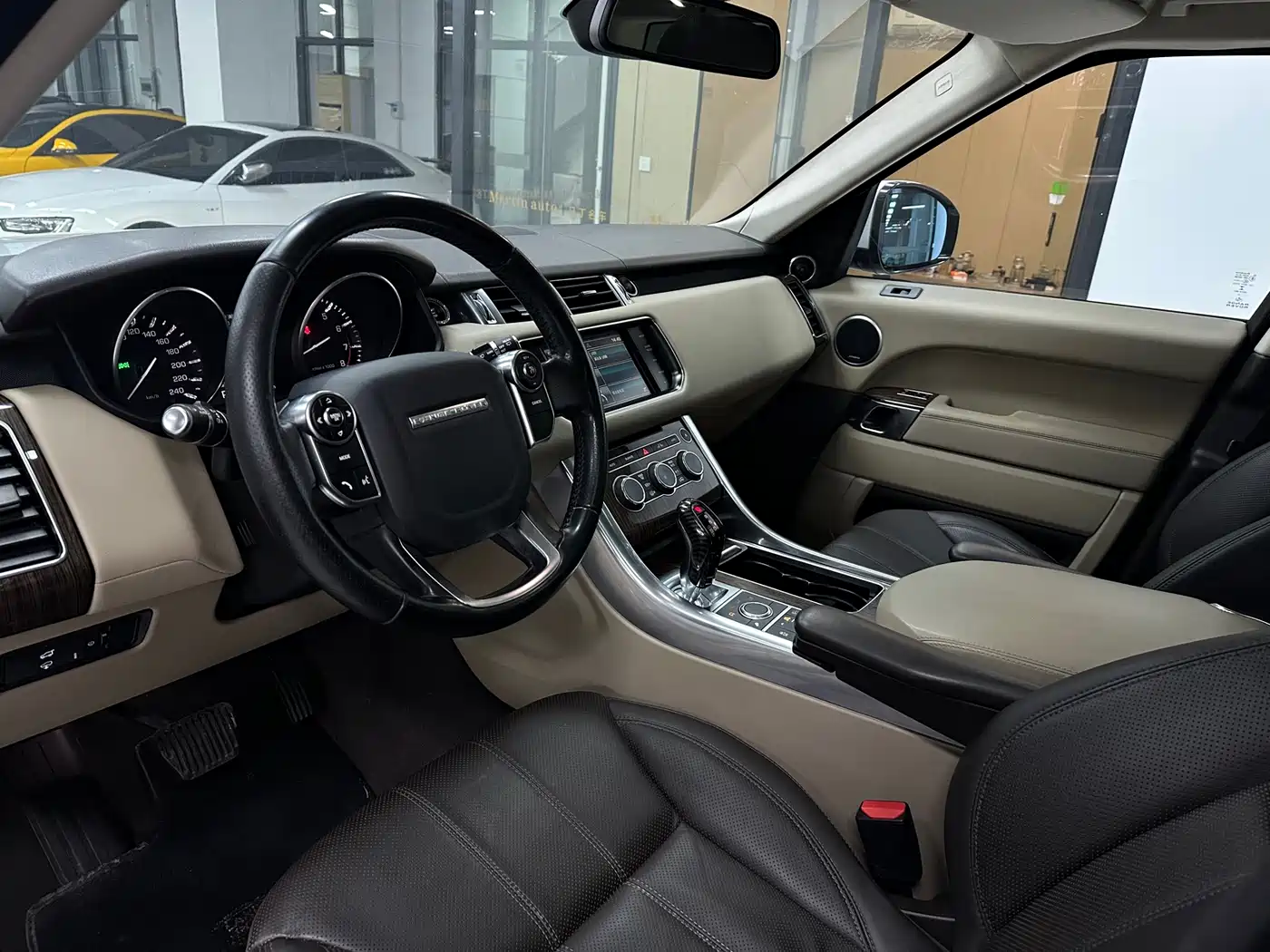 Land Rover Range Rover Sport 2014 3.0 SC V6 HSE фото 7