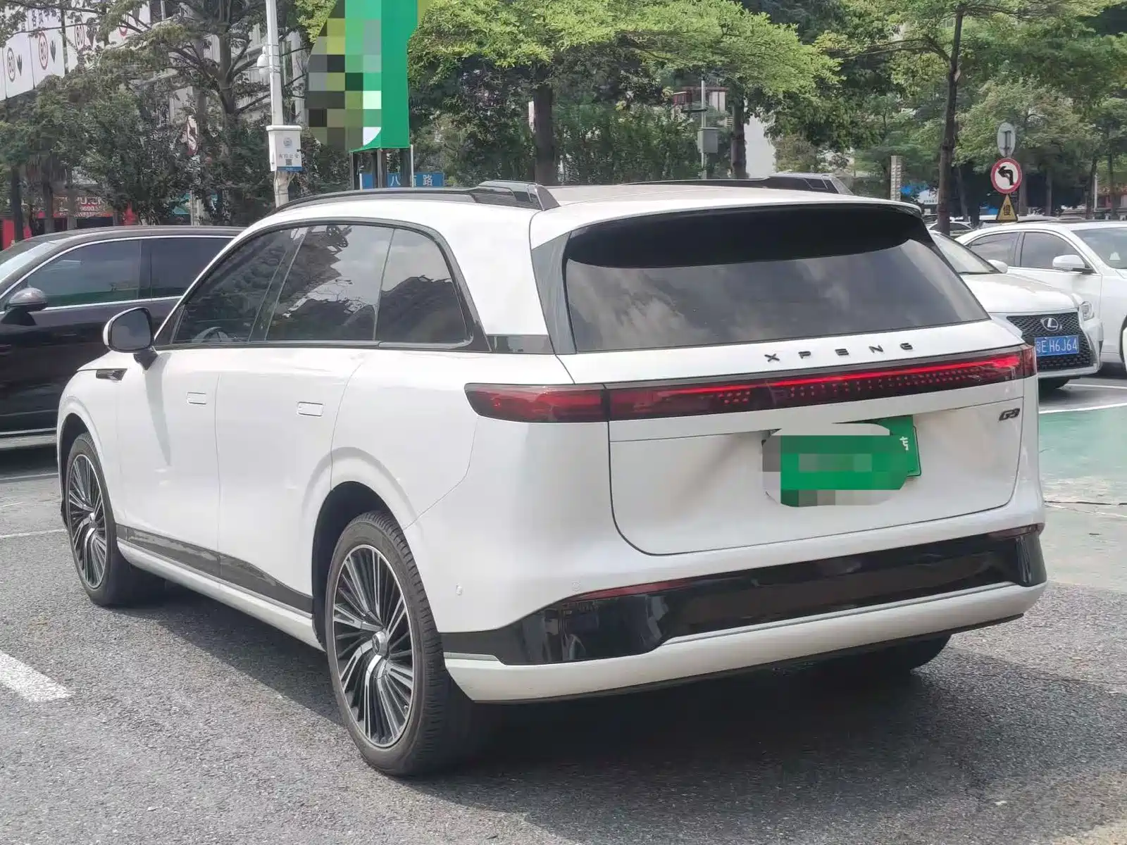 Фото 4 - XPeng G9