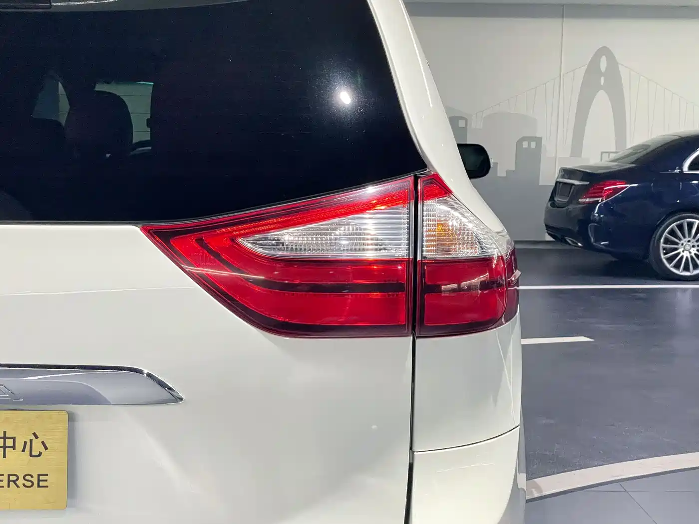 Toyota Sienna 2015 3.5L 4WD L фото 9