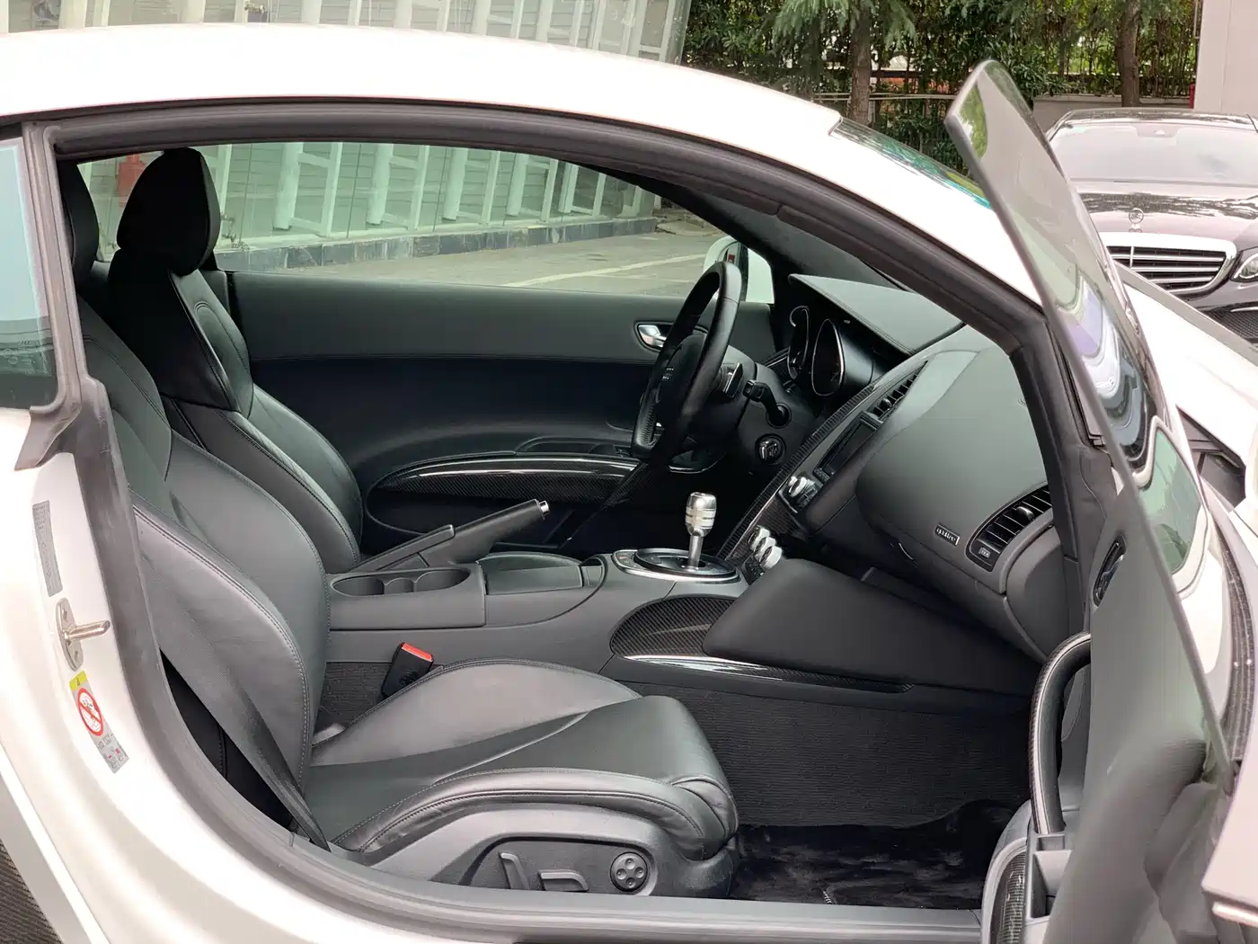 Audi R8 2010 5.2 FSI quattro фото 10