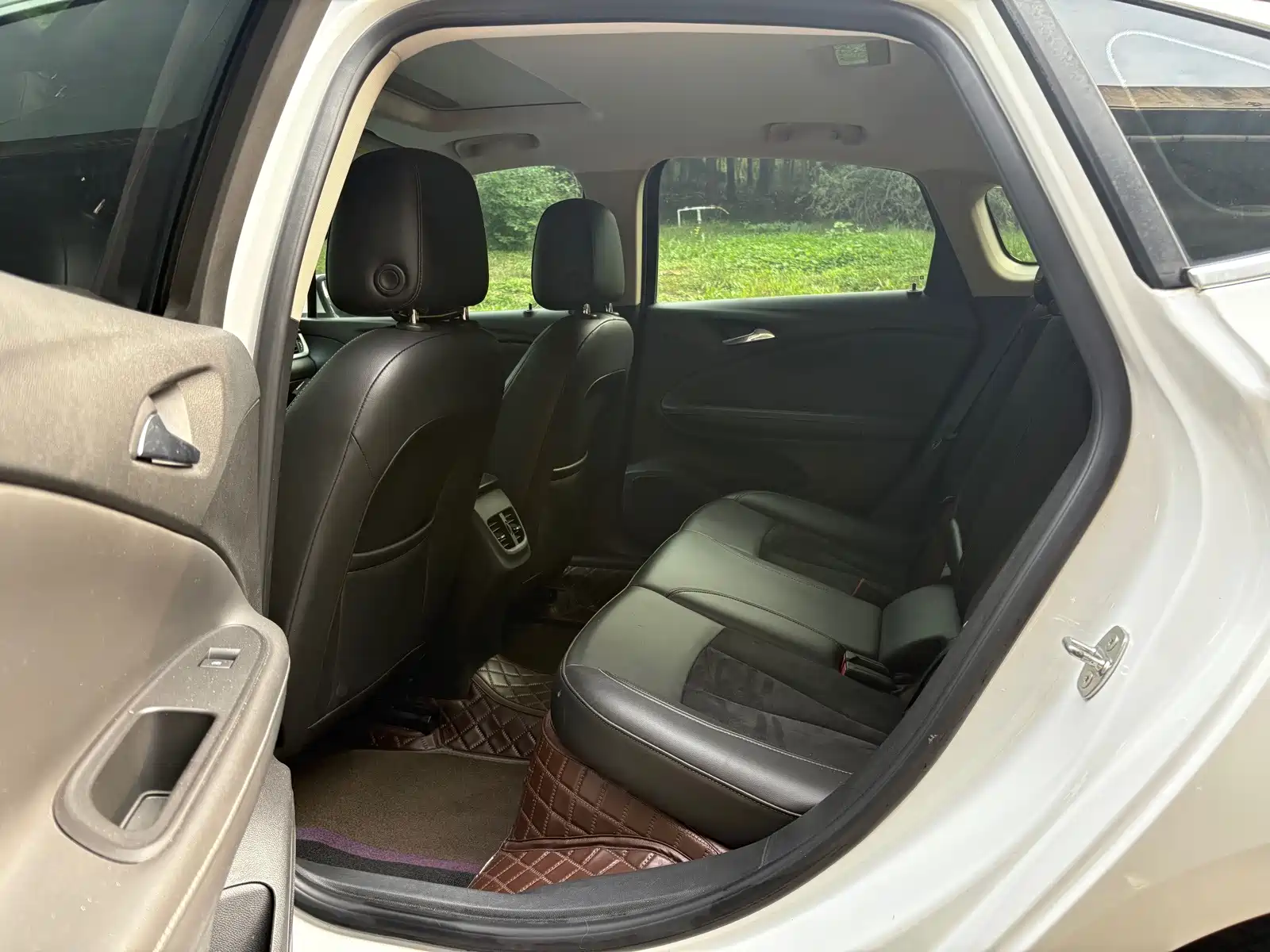 Photo 13 - Buick Verano