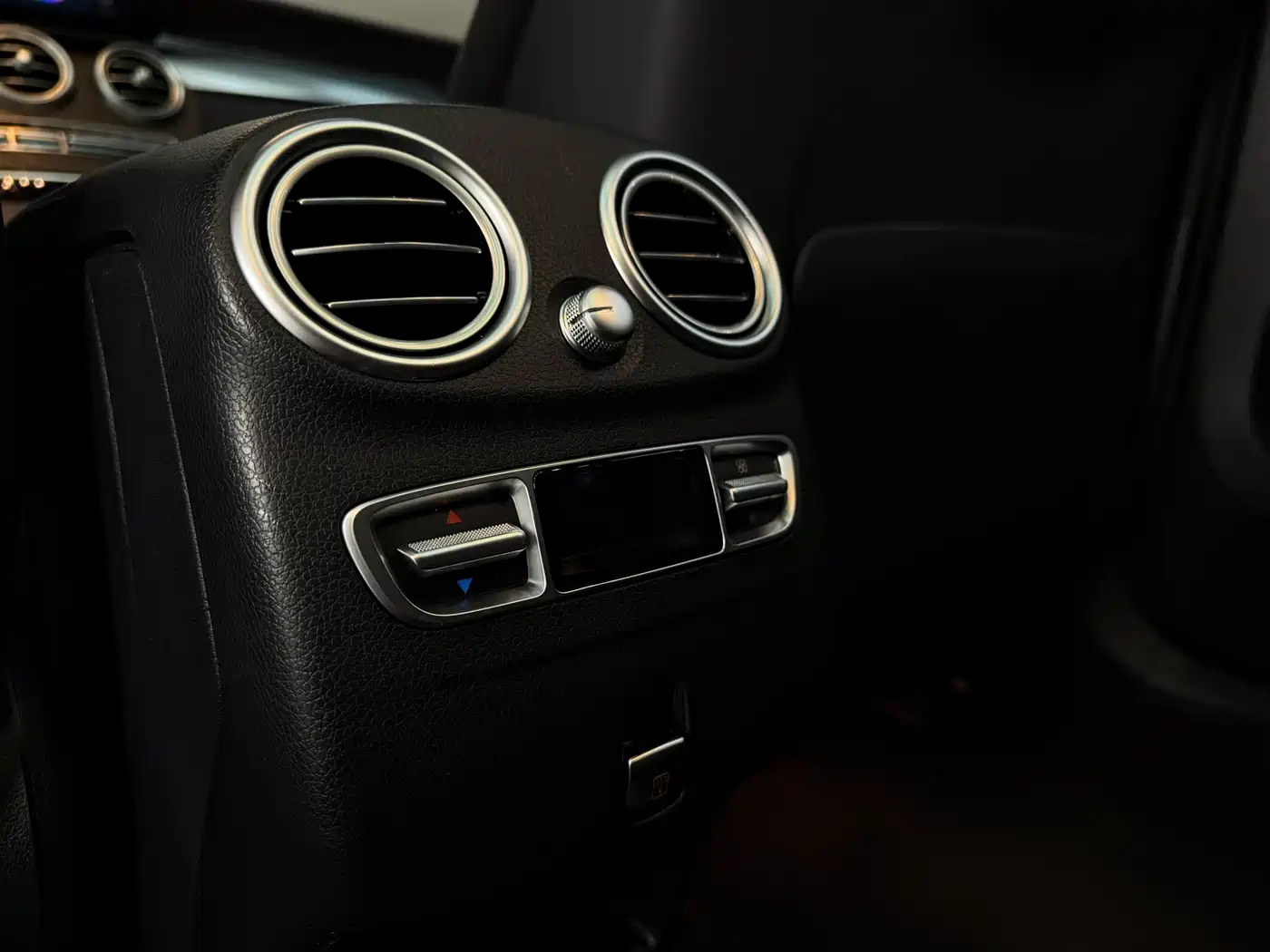 Mercedes-Benz GLC 2022 Model GLC 260 L 4MATIC Luxury Edition фото 22