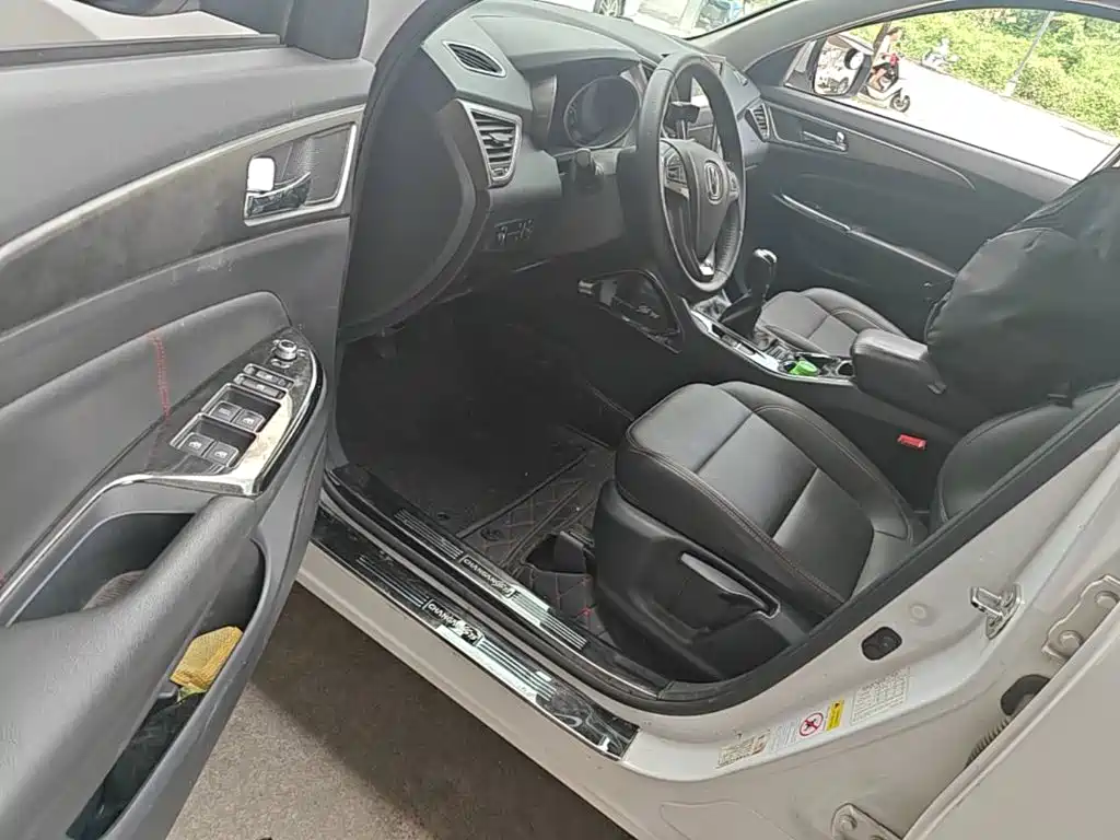 Changan CS75 2015 2014 2.0L Manual Luxury China V