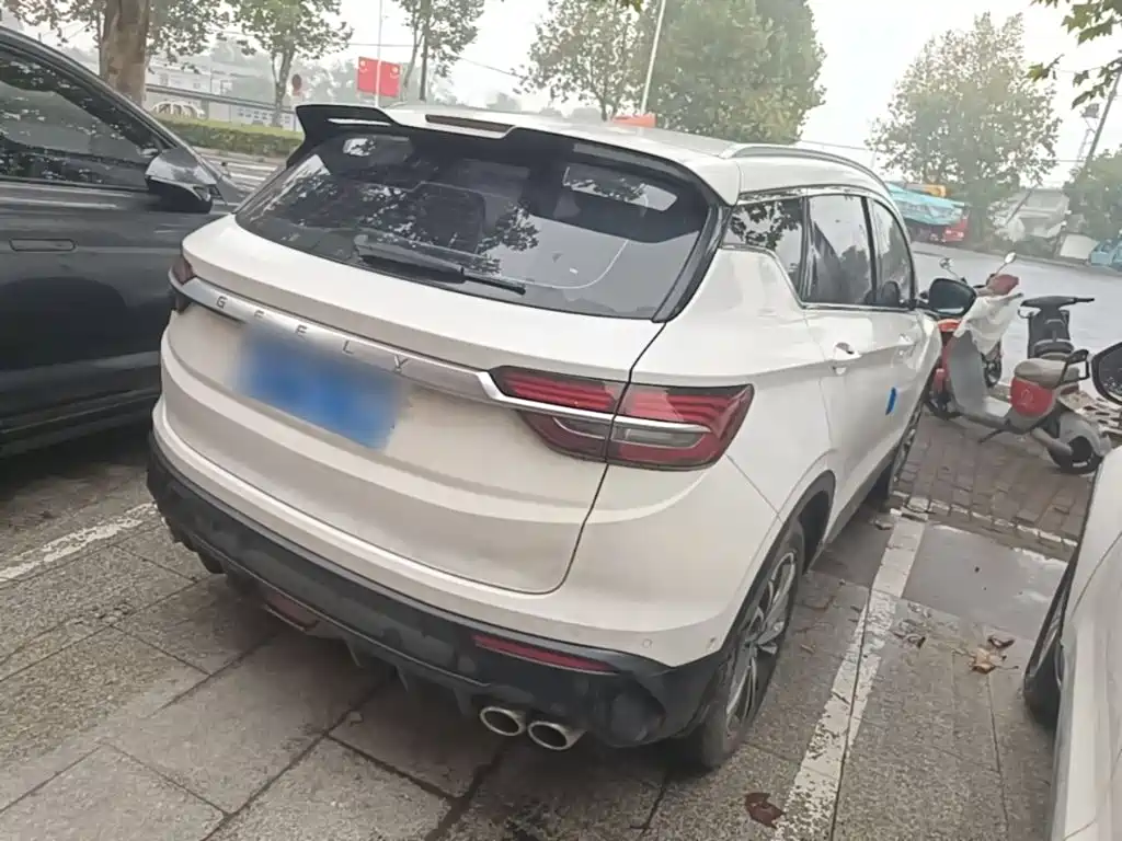 Фото 7 - Geely Coolray