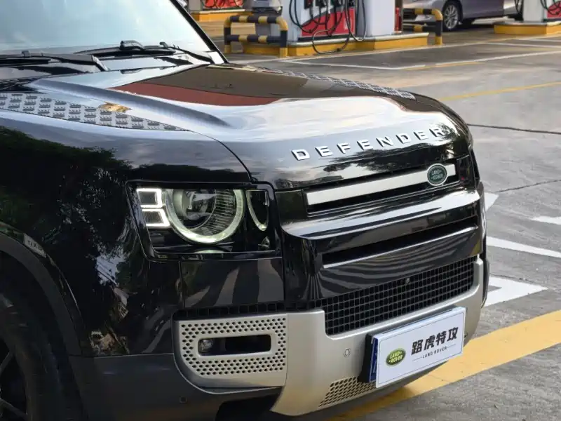 Land Rover Defender 2020 Model 110 P400 SE фото 3