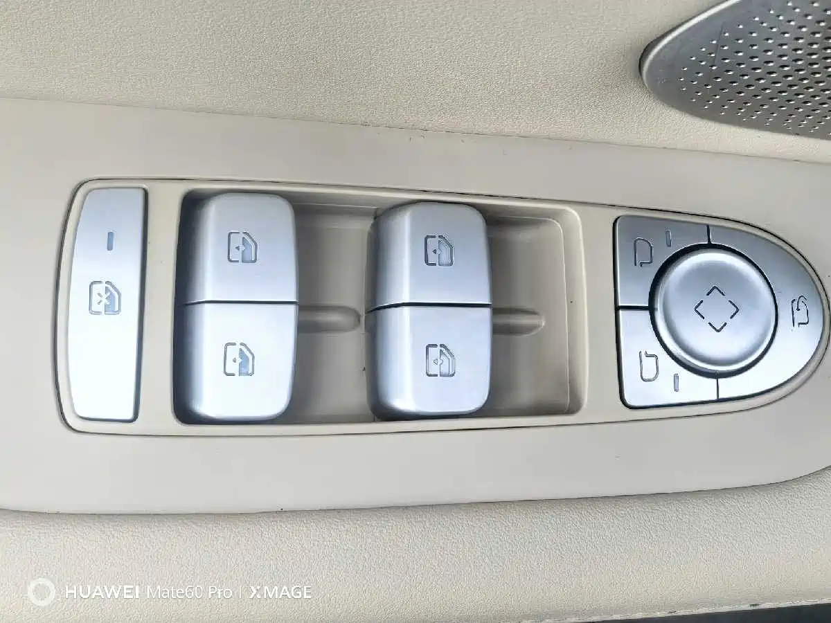 AITO Wenjie AITO M5 2025 Extended Range Ultra AWD фото 17